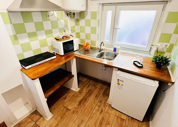 Cozy Lisbon, Close To Attractions Apartment